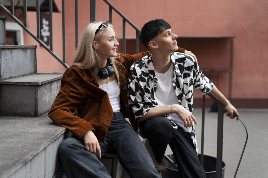 The Rise of Oversized Fashion: Comfort Meets Modern Street Style